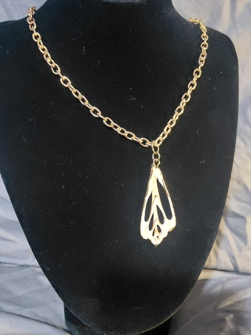 Gold Tone Drop Pendant Chain Necklace - Women Jewelry